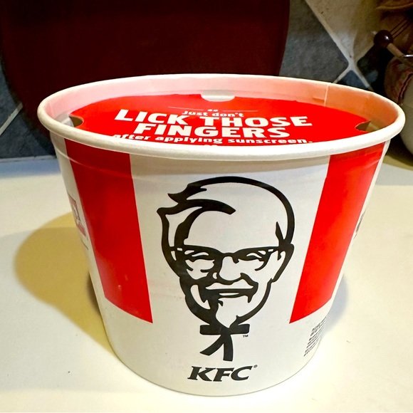 2015 KFC KENTUCKY FRIED CHICKEN BUCKET LID COLONEL SANDERS 5.5x7.25” COLLECTIBLE - Picture 6 of 12